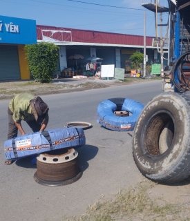 Vá vỏ ô tô Hoàng Sang 0966554842 bến lức Long An 