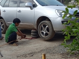 VÁ VỎ Ô TÔ LƯU ĐỘNG BẾN LỨC TINH TÂY NINH 