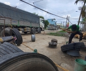 VÁ VỎ Ô TÔ LƯU ĐỘNG TẠI XÃ THANH PHÚ 