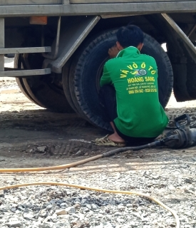 VÁ VỎ Ô TÔ HOÀNG SANG 0966554842