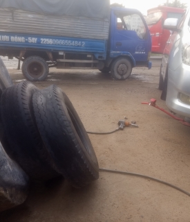 Phục vụ tận tình chu đáo cho khách hàng 