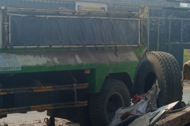 VÁ VỎ Ô TÔ BẾN LỨC 